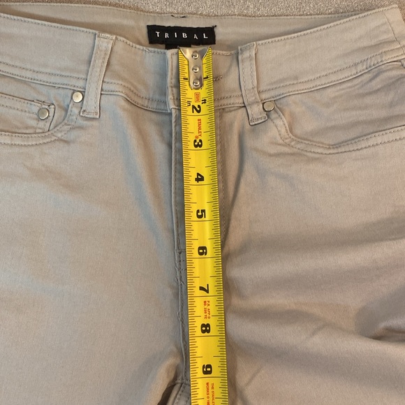 Tribal - NWT favourite stretch Bermuda Shorts. Size 2 - Picture 8 of 11